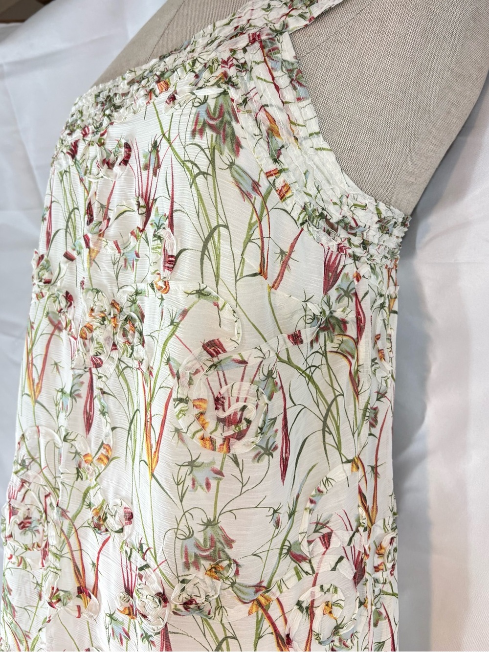 Max Studio floral print dress vintage ecru, green red floral print ruffled large - Picture 4 of 16